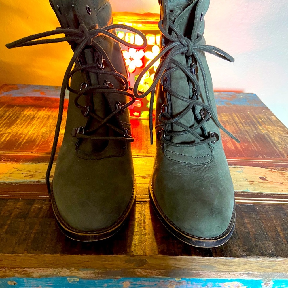 New Steve Madden suede boots